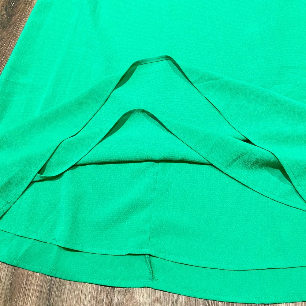 Green Ruffle Cold Shoulder Sleeve Dress - Picture 4 of 4